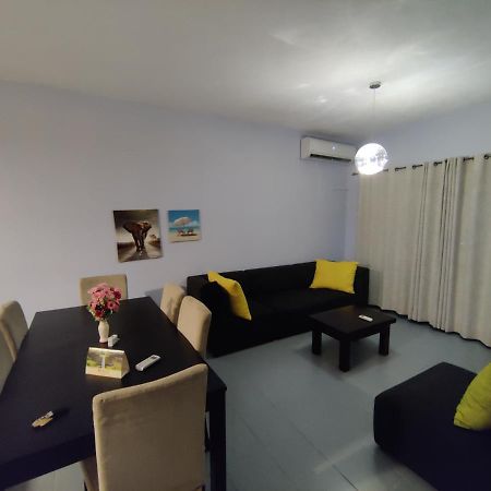 Ashiana Oceanside Apartment Flic-en-Flacq Exteriör bild