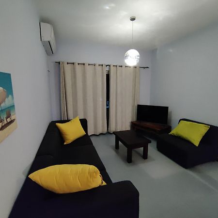 Ashiana Oceanside Apartment Flic-en-Flacq Exteriör bild